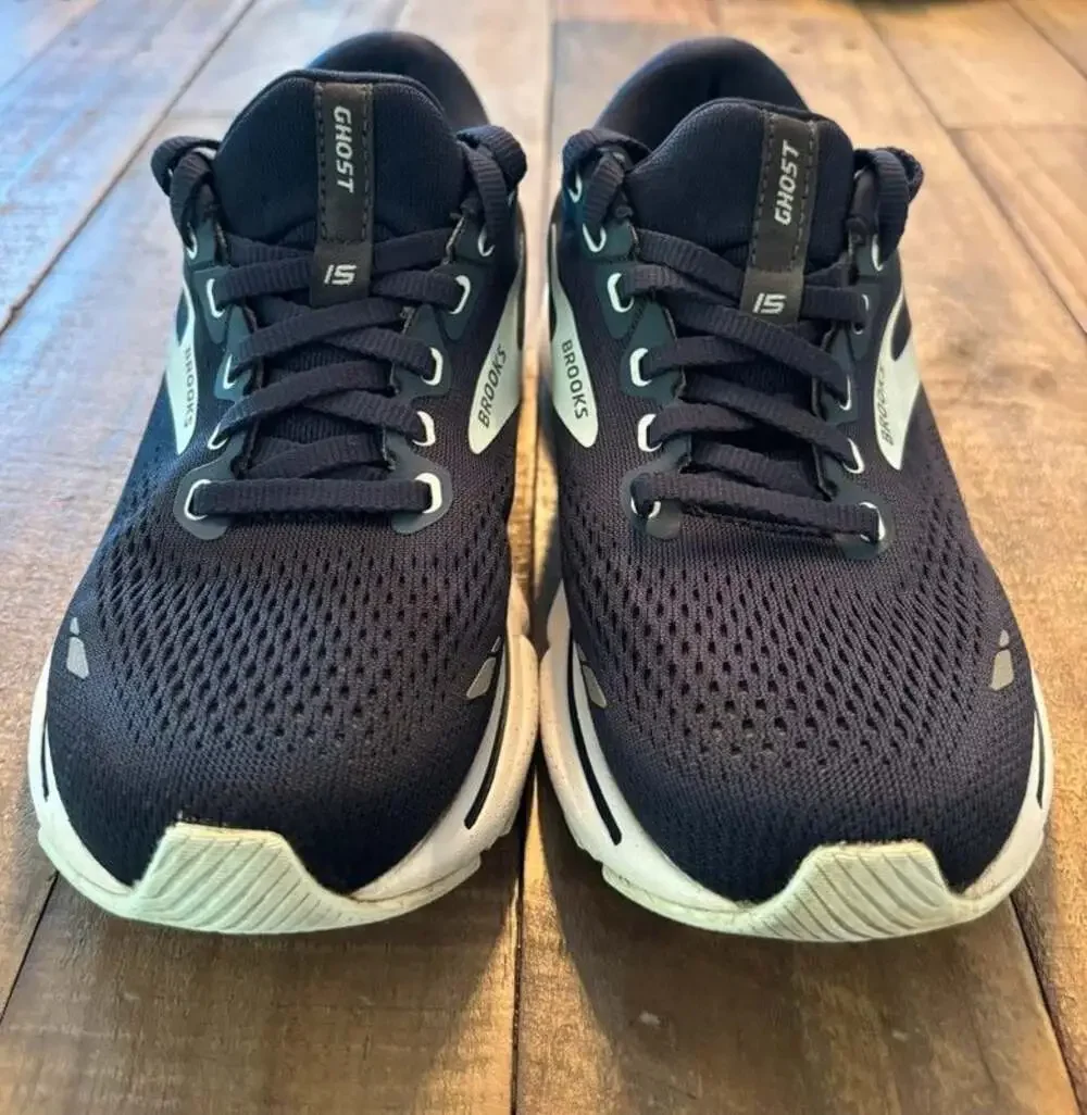 Women’s Brooks Ghost size 6.5 running/walking shoes